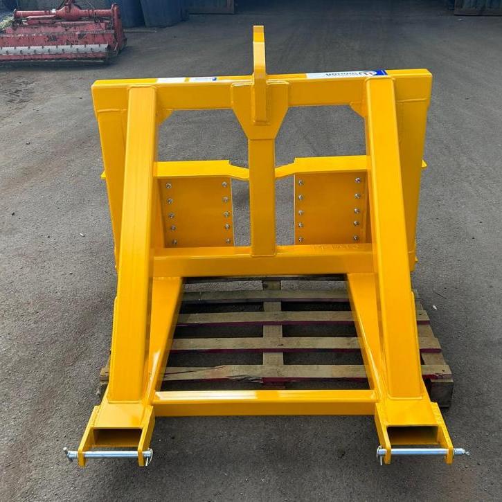 Implement mover for masted forklift